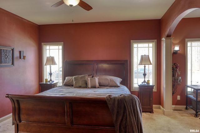 10950 PRESTWICK Drive, Benton, IL 62812