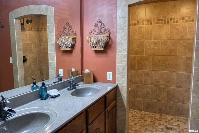 10950 PRESTWICK Drive, Benton, IL 62812