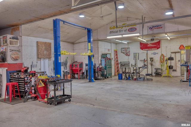 10950 PRESTWICK Drive, Benton, IL 62812