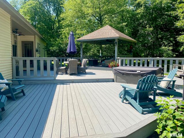 10950 PRESTWICK Drive, Benton, IL 62812