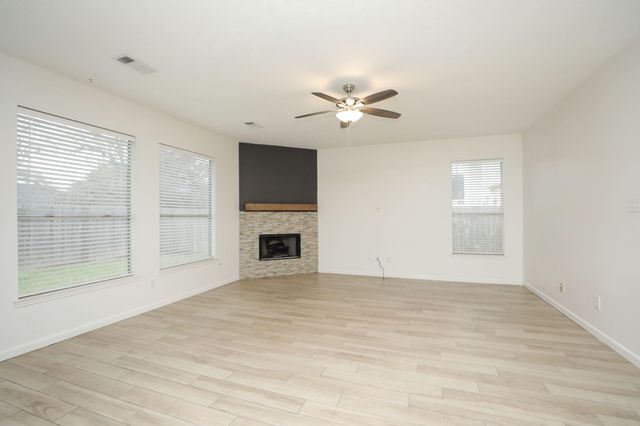 1126 Colonial Heights Drive, Richmond, TX 77406