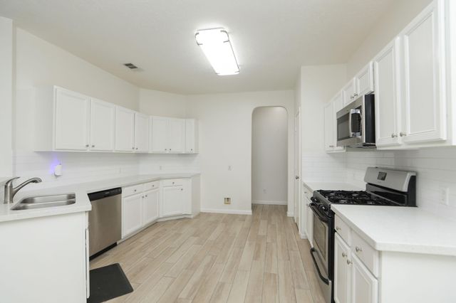 1126 Colonial Heights Drive, Richmond, TX 77406