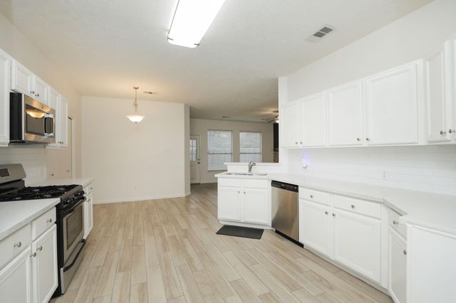 1126 Colonial Heights Drive, Richmond, TX 77406