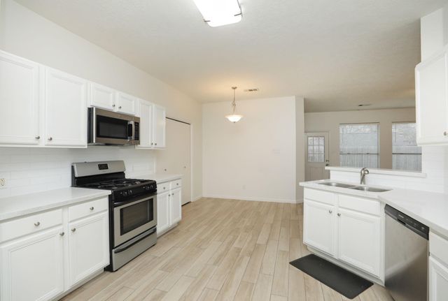 1126 Colonial Heights Drive, Richmond, TX 77406