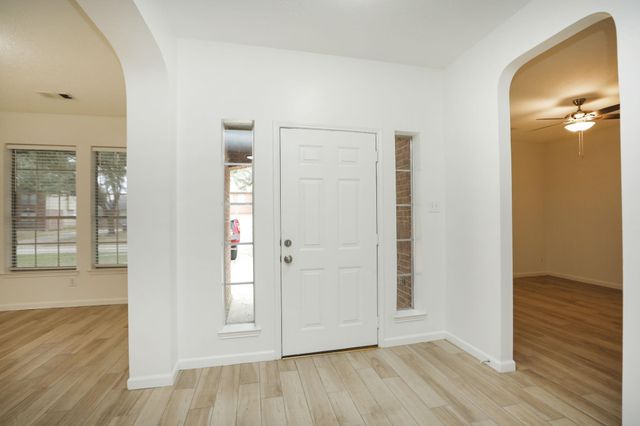 1126 Colonial Heights Drive, Richmond, TX 77406