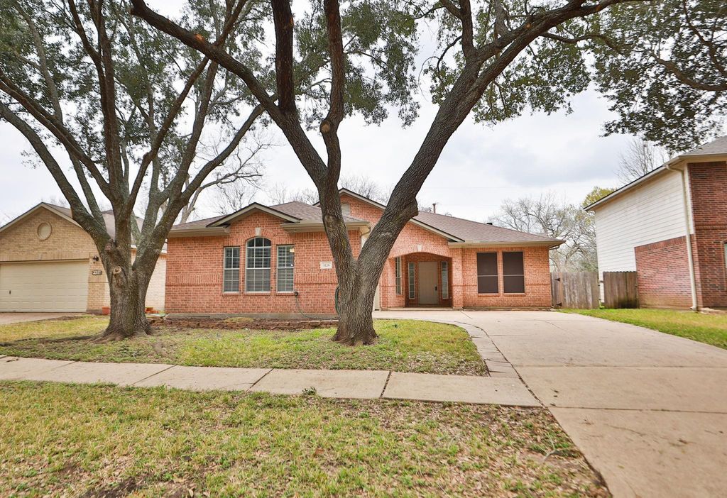 1126 Colonial Heights Drive, Richmond, TX 77406