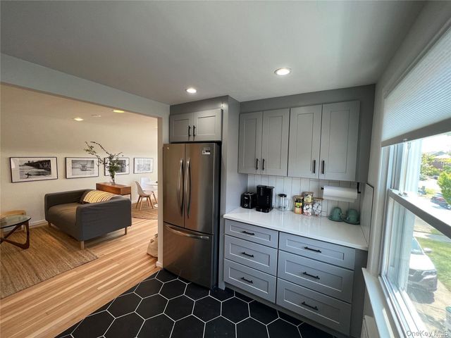 545 E Park Avenue, Long Beach, NY 11561