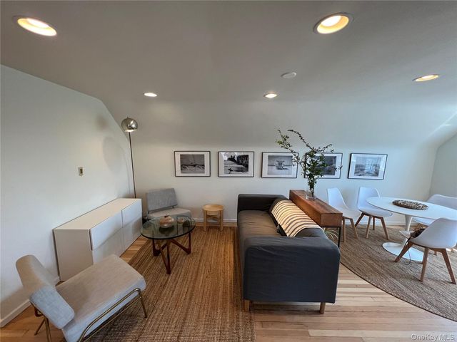545 E Park Avenue, Long Beach, NY 11561