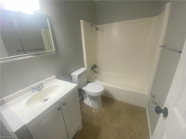 12607 1st ST, Fort Myers, FL 33905