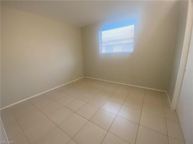 12607 1st ST, Fort Myers, FL 33905