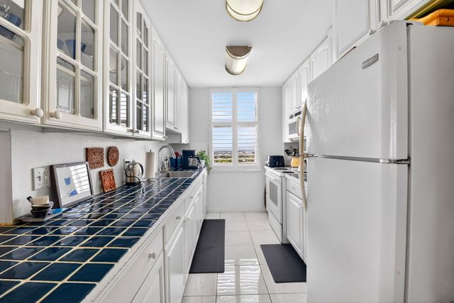 1701 S Flagler Drive 1809, West Palm Beach, FL 33401