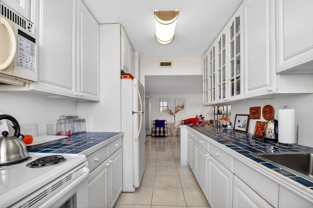 1701 S Flagler Drive 1809, West Palm Beach, FL 33401