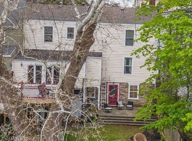 31 Center St, Clinton Town, NJ 08809