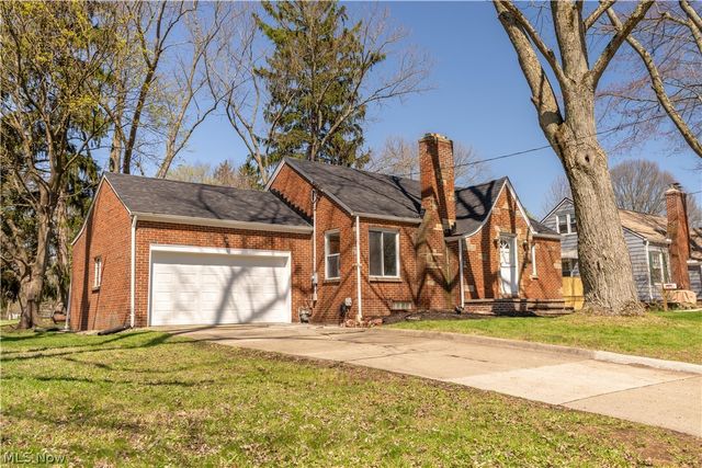 1521 Edgemoor Avenue, Akron, OH 44313