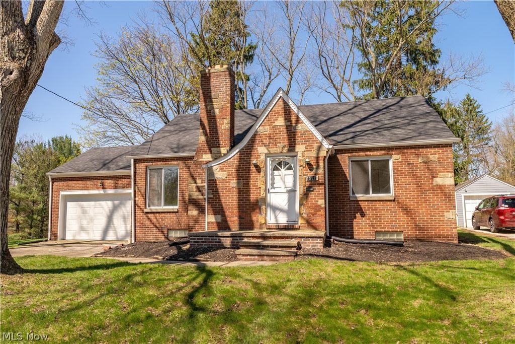 1521 Edgemoor Avenue, Akron, OH 44313