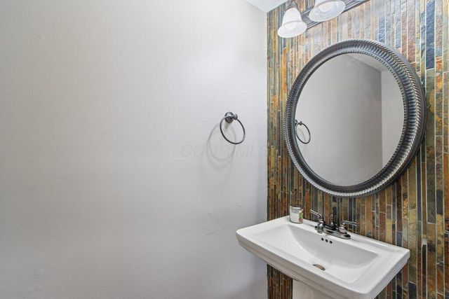 5562 Alston Grove Drive, Westerville, OH 43082