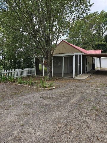 109 N Davis Avenue, Plainview, AR 72857