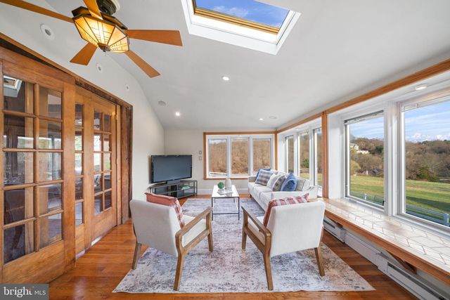 19 MEMEL DR, Thornton, PA 19373
