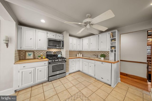 19 MEMEL DR, Thornton, PA 19373