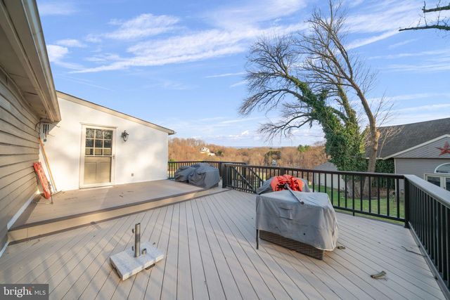19 MEMEL DR, Thornton, PA 19373