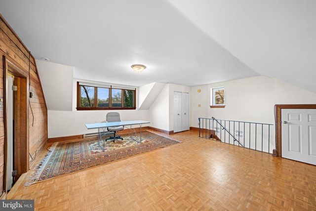 19 MEMEL DR, Thornton, PA 19373