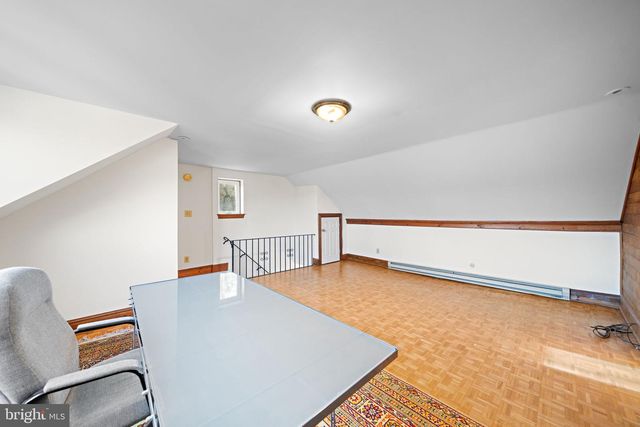 19 MEMEL DR, Thornton, PA 19373