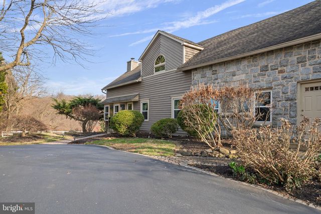 19 MEMEL DR, Thornton, PA 19373
