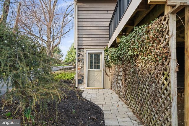 19 MEMEL DR, Thornton, PA 19373
