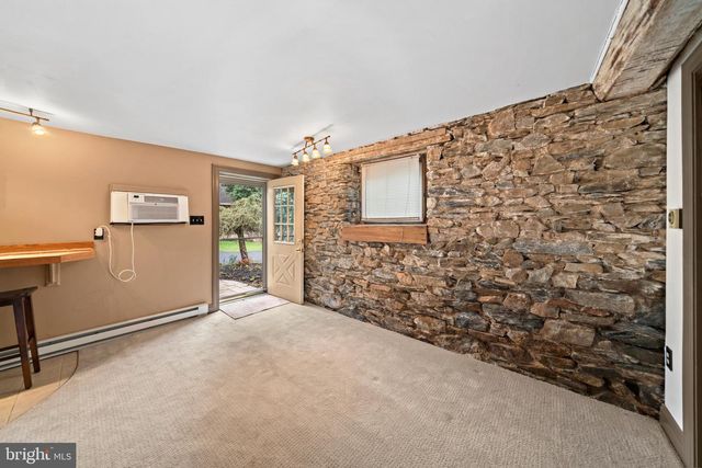 19 MEMEL DR, Thornton, PA 19373