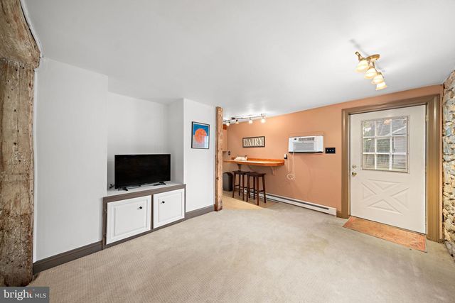 19 MEMEL DR, Thornton, PA 19373