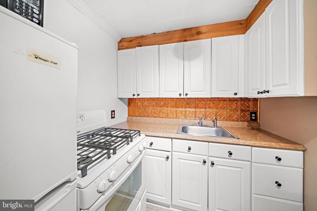 19 MEMEL DR, Thornton, PA 19373