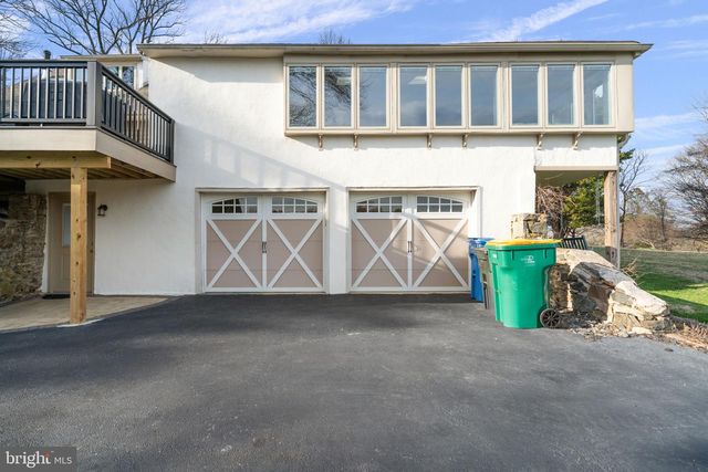 19 MEMEL DR, Thornton, PA 19373