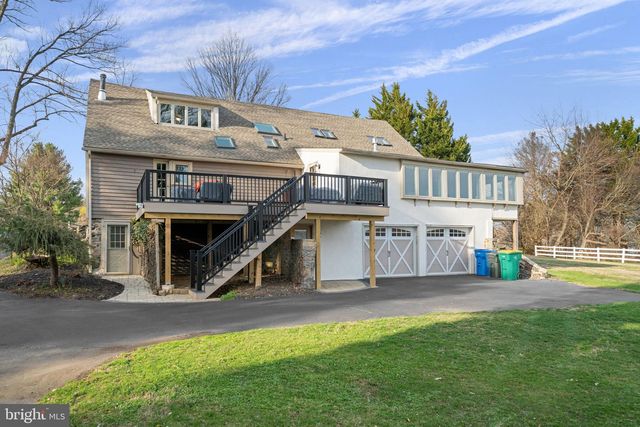 19 MEMEL DR, Thornton, PA 19373