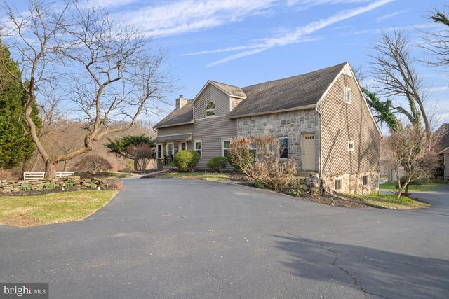 19 MEMEL DR, Thornton, PA 19373