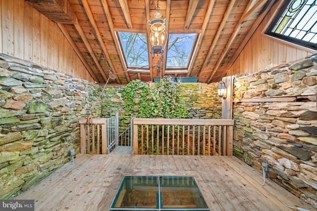 19 MEMEL DR, Thornton, PA 19373