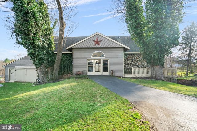 19 MEMEL DR, Thornton, PA 19373