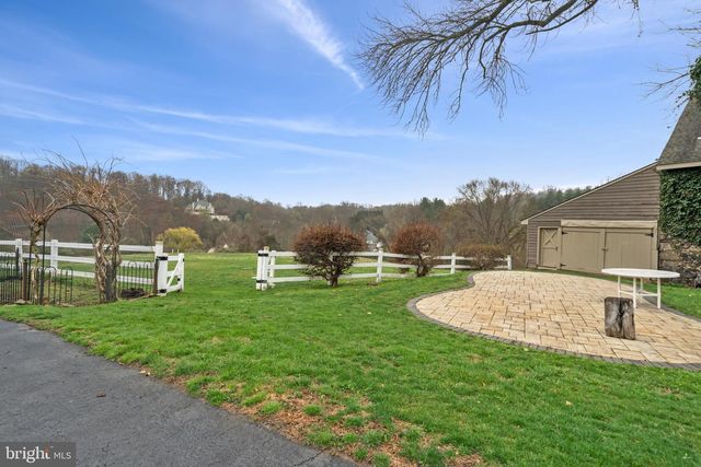 19 MEMEL DR, Thornton, PA 19373