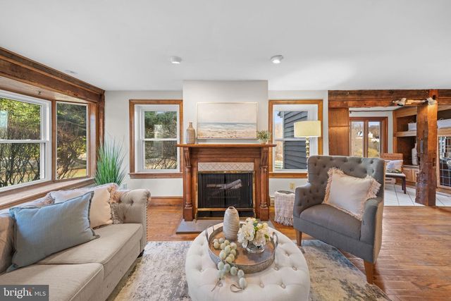 19 MEMEL DR, Thornton, PA 19373