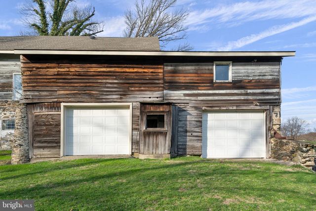 19 MEMEL DR, Thornton, PA 19373