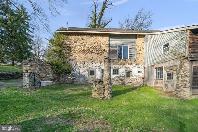 19 MEMEL DR, Thornton, PA 19373