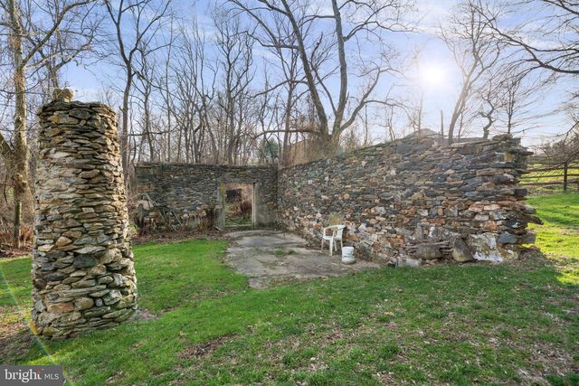 19 MEMEL DR, Thornton, PA 19373