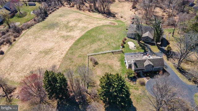 19 MEMEL DR, Thornton, PA 19373