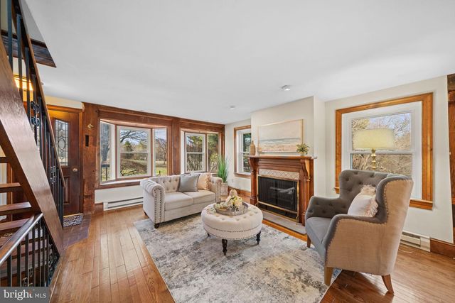 19 MEMEL DR, Thornton, PA 19373