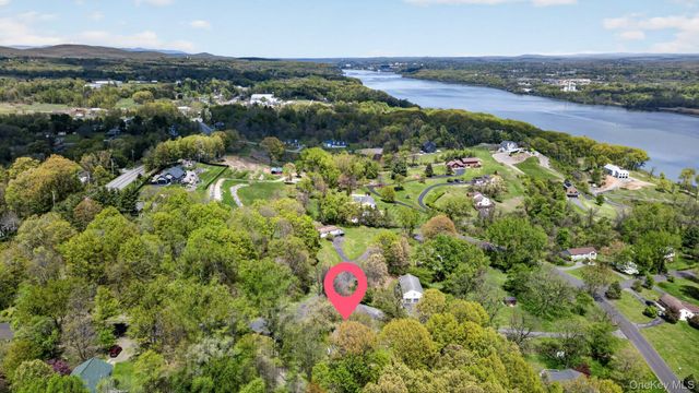 12 Hillside Drive, Marlboro, NY 12542