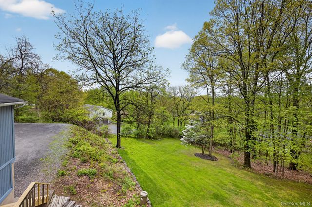 12 Hillside Drive, Marlboro, NY 12542