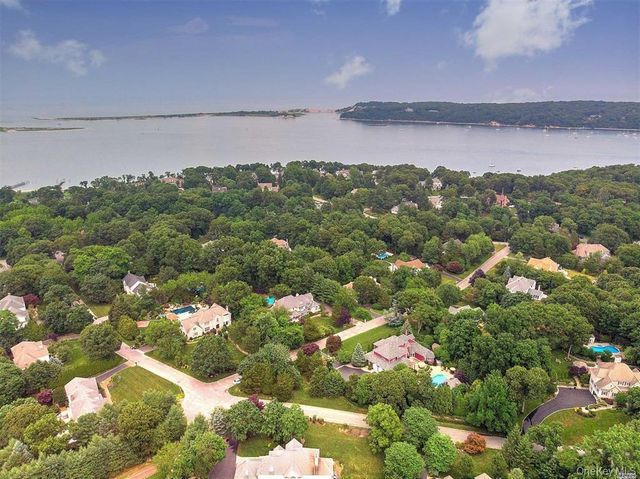 8 China Lane, Setauket, NY 11733