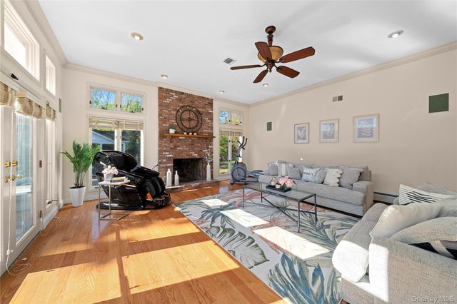 8 China Lane, Setauket, NY 11733