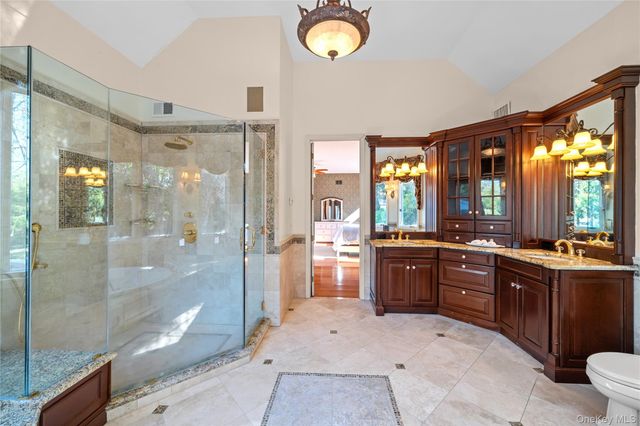 8 China Lane, Setauket, NY 11733