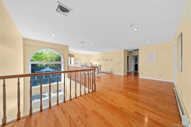 8 China Lane, Setauket, NY 11733