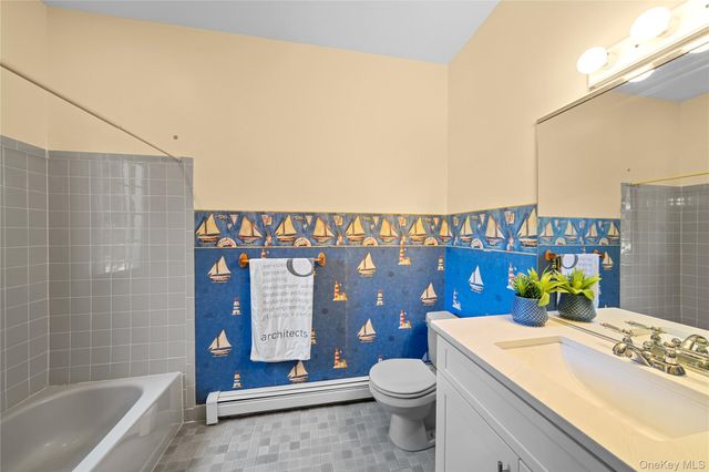 8 China Lane, Setauket, NY 11733